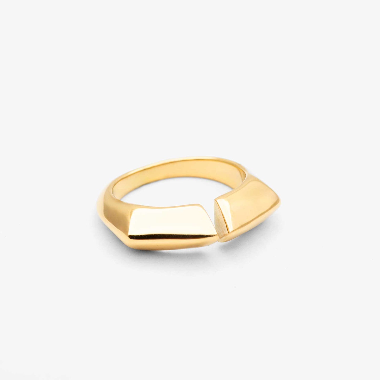 Saffira Ring