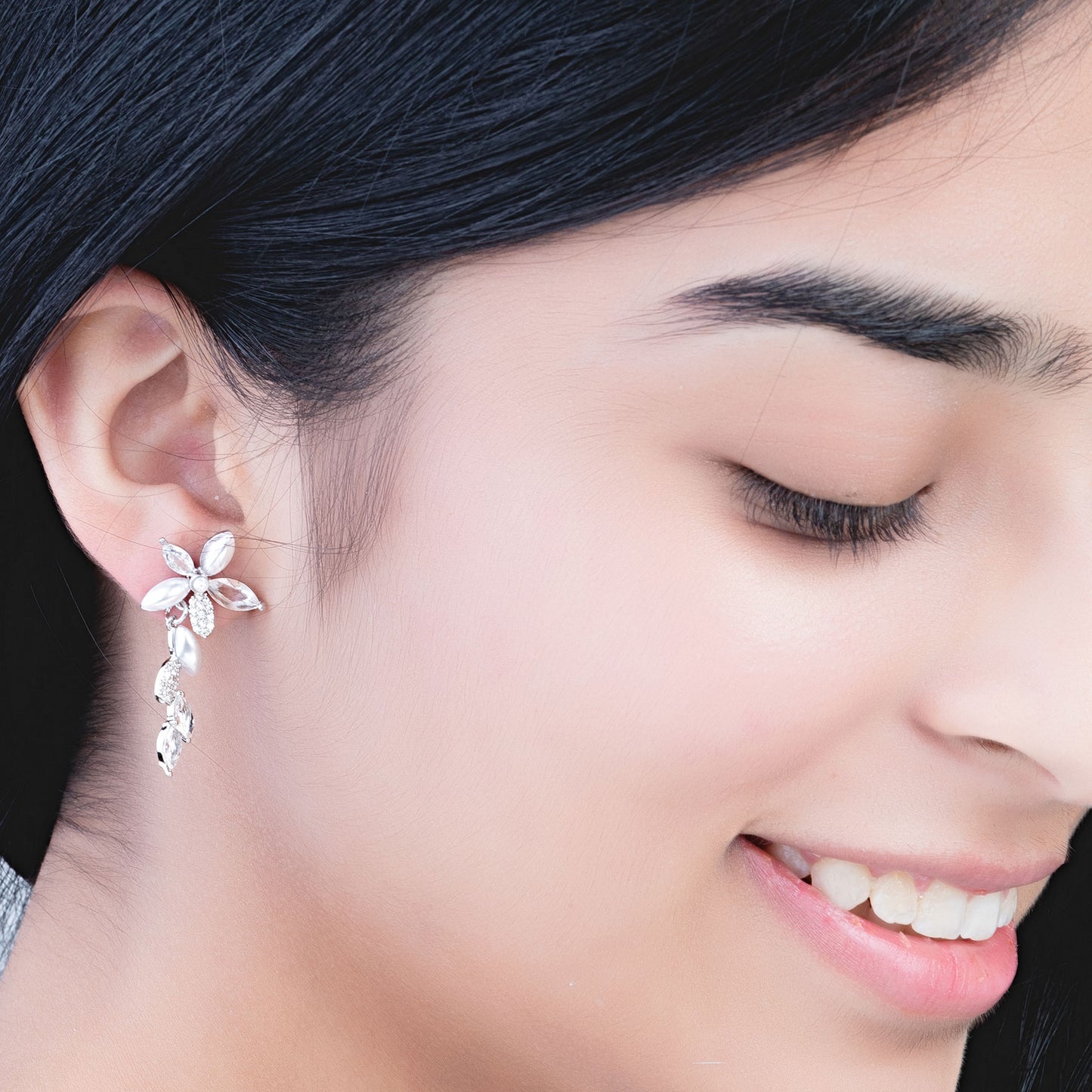 White Aileen Earrings