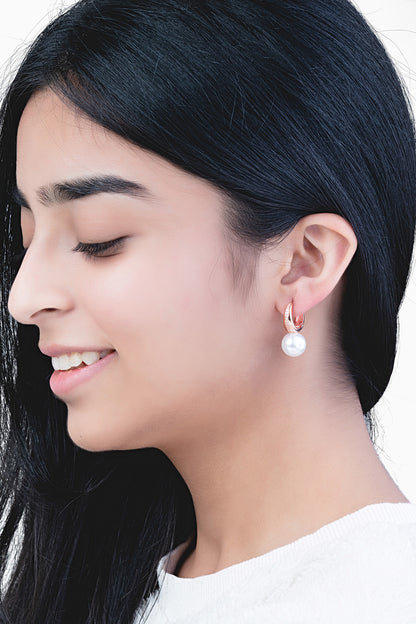 Anya Pearl Earrings