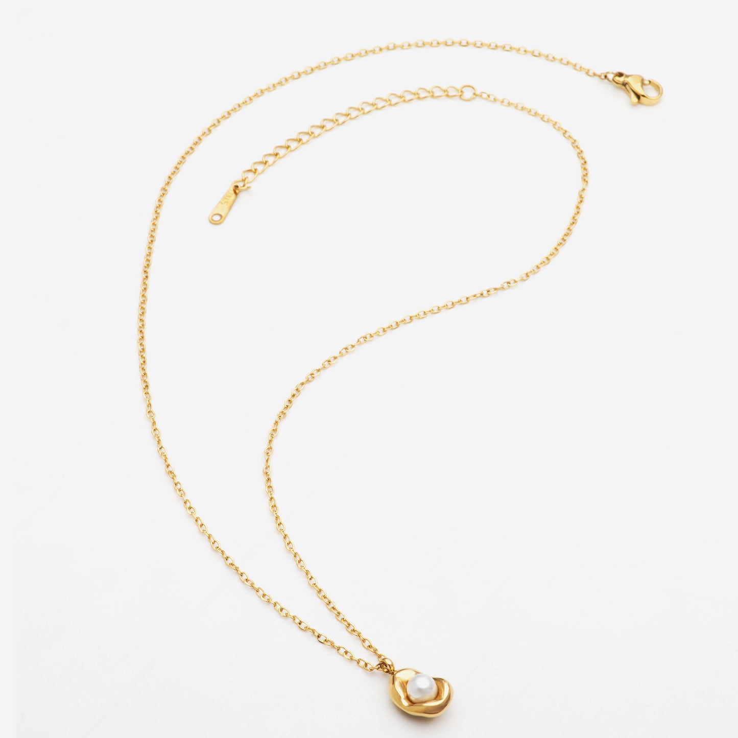 Elia Pearl Necklace