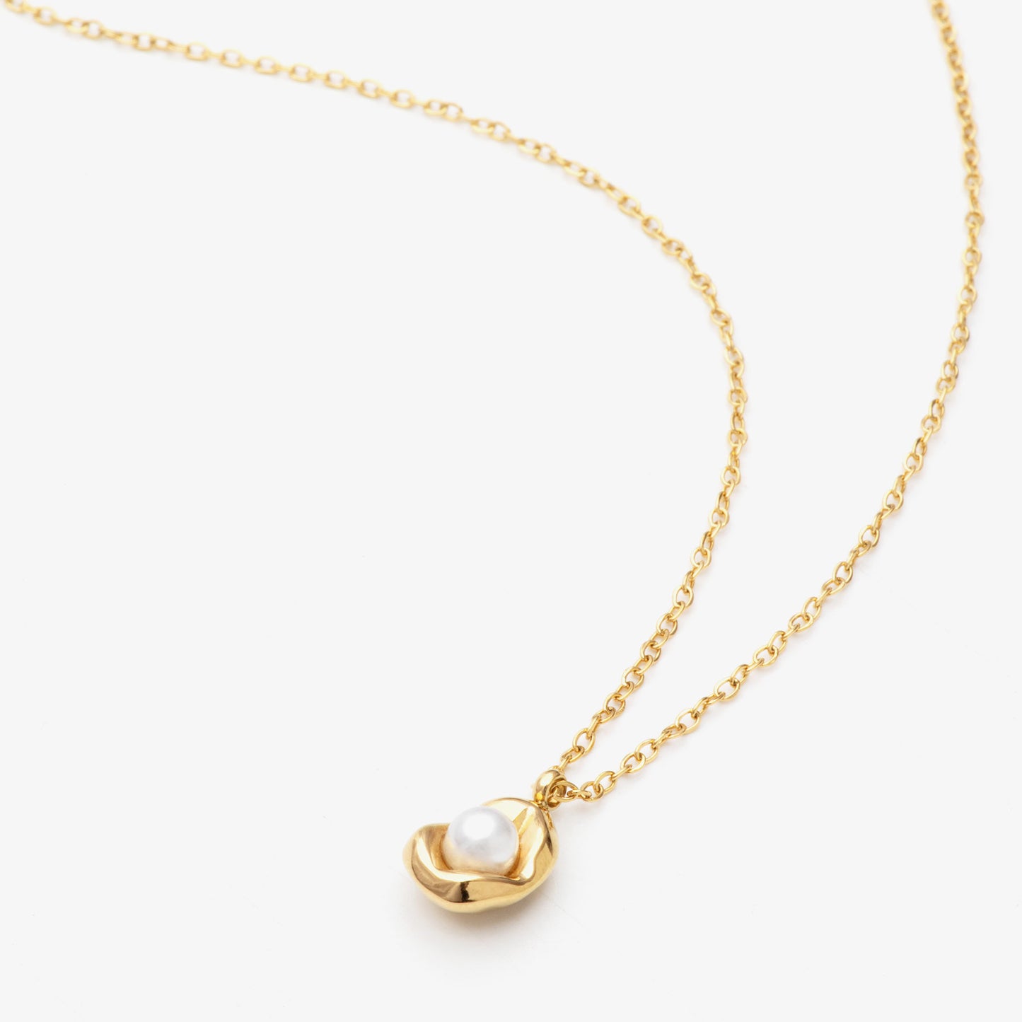 Elia Pearl Necklace