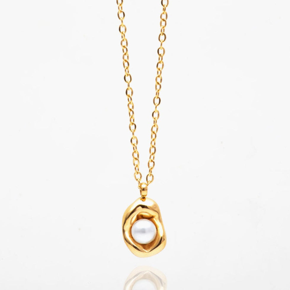Elia Pearl Necklace