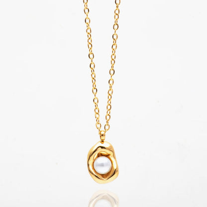 Elia Pearl Necklace