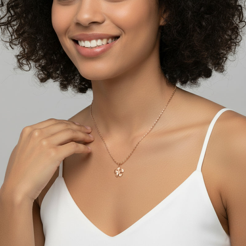 Dreamy Lily Necklace